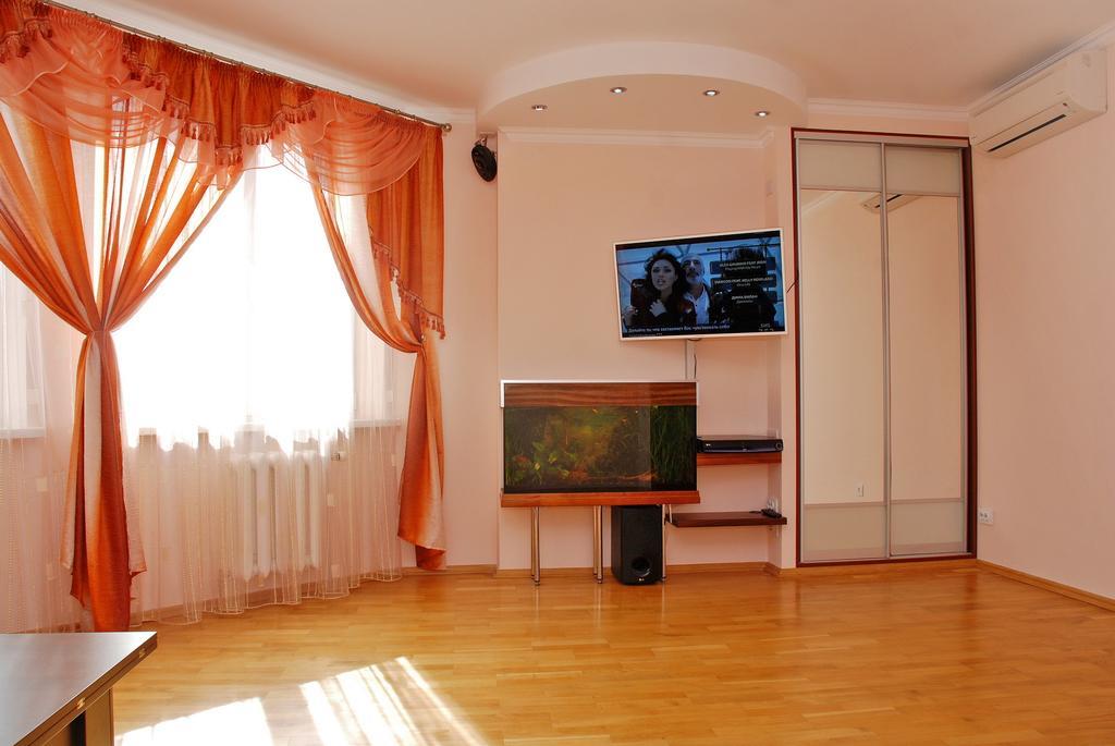 Kiev Pozniaky Apartment Habitación foto