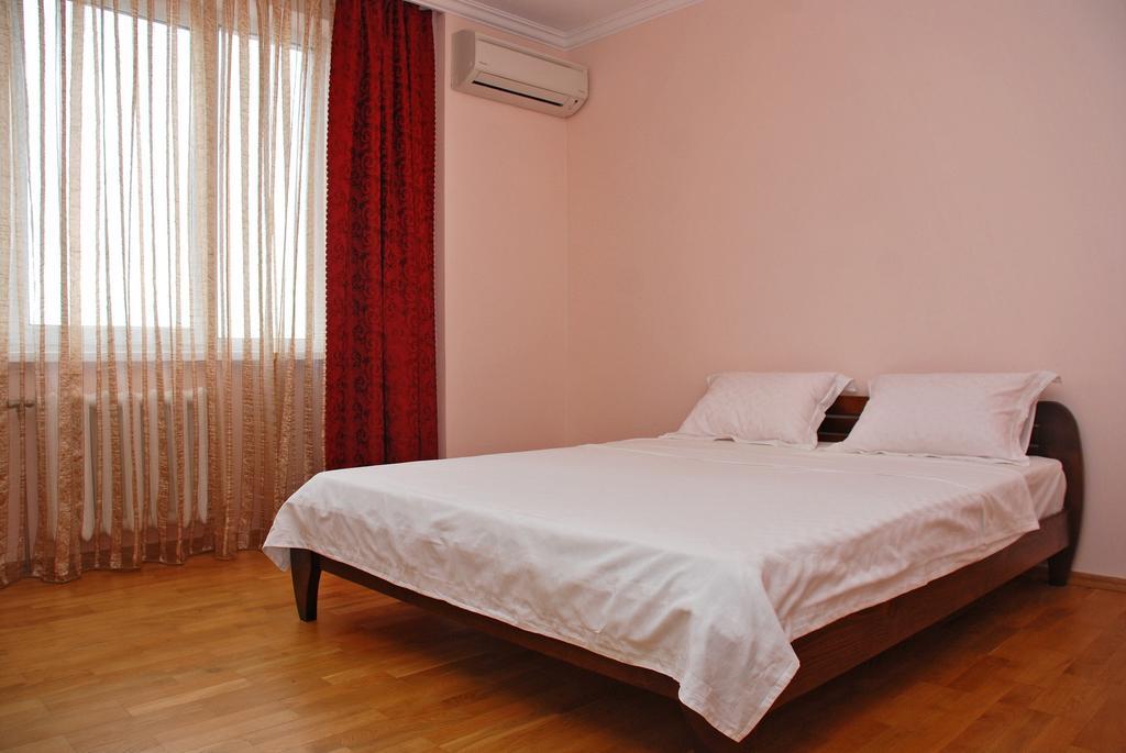 Kiev Pozniaky Apartment Habitación foto